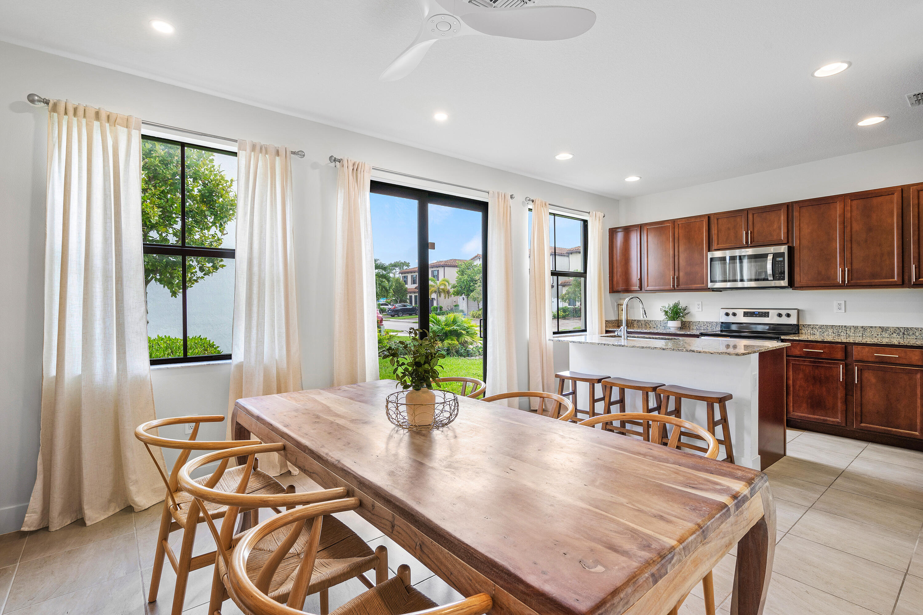 3011 Butternut Lane Riviera Beach, FL 33410 - Photo 14 of 45 009-3011ButternutLane-RivieraBeach-FL-33
