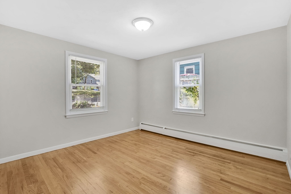 85 Bircham Street Springfield, MA 01104 - Photo 19 of 33