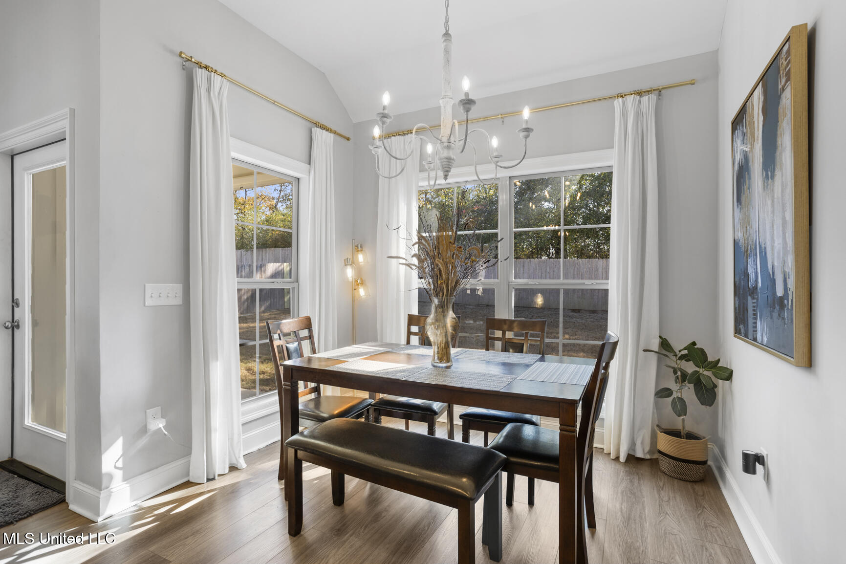 270 East Buttonwood Lane Canton, MS 39046 - Photo 16 of 34 270 Buttonwood Ln-13