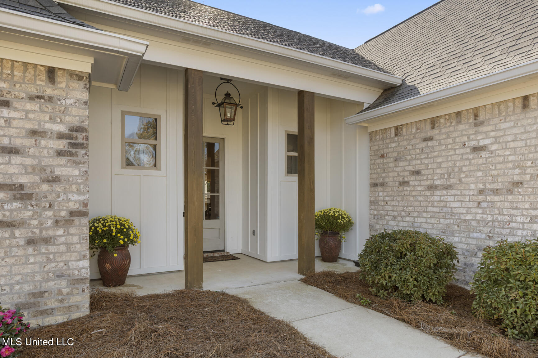 270 East Buttonwood Lane Canton, MS 39046 - Photo 3 of 34 270 Buttonwood Ln-5