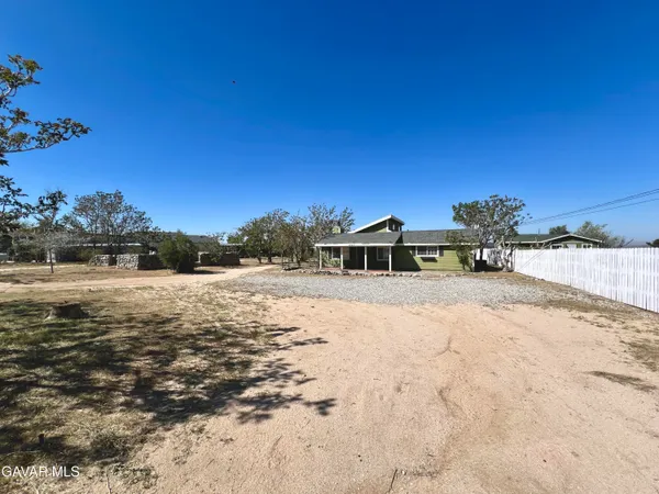 $3,450 | 13237 East Ave W 8, Pearblossom, CA 93553