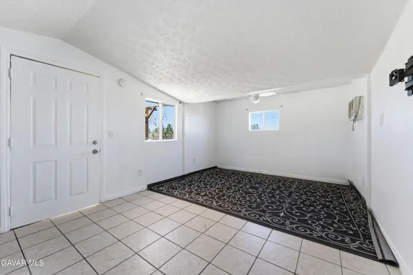 $3,450 | 13237 East Ave W 8, Pearblossom, CA 93553