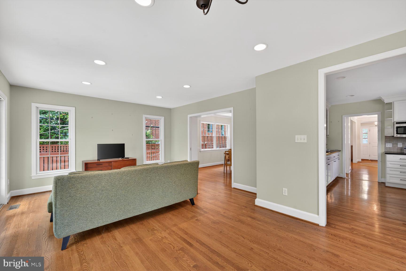 5105 34th Street Northwest Washington, DC 20008 - Photo 9 of 26