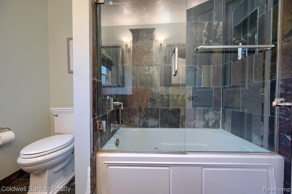 29314 Parkside Farmington Hills, MI 48331 - Photo 30 of 39