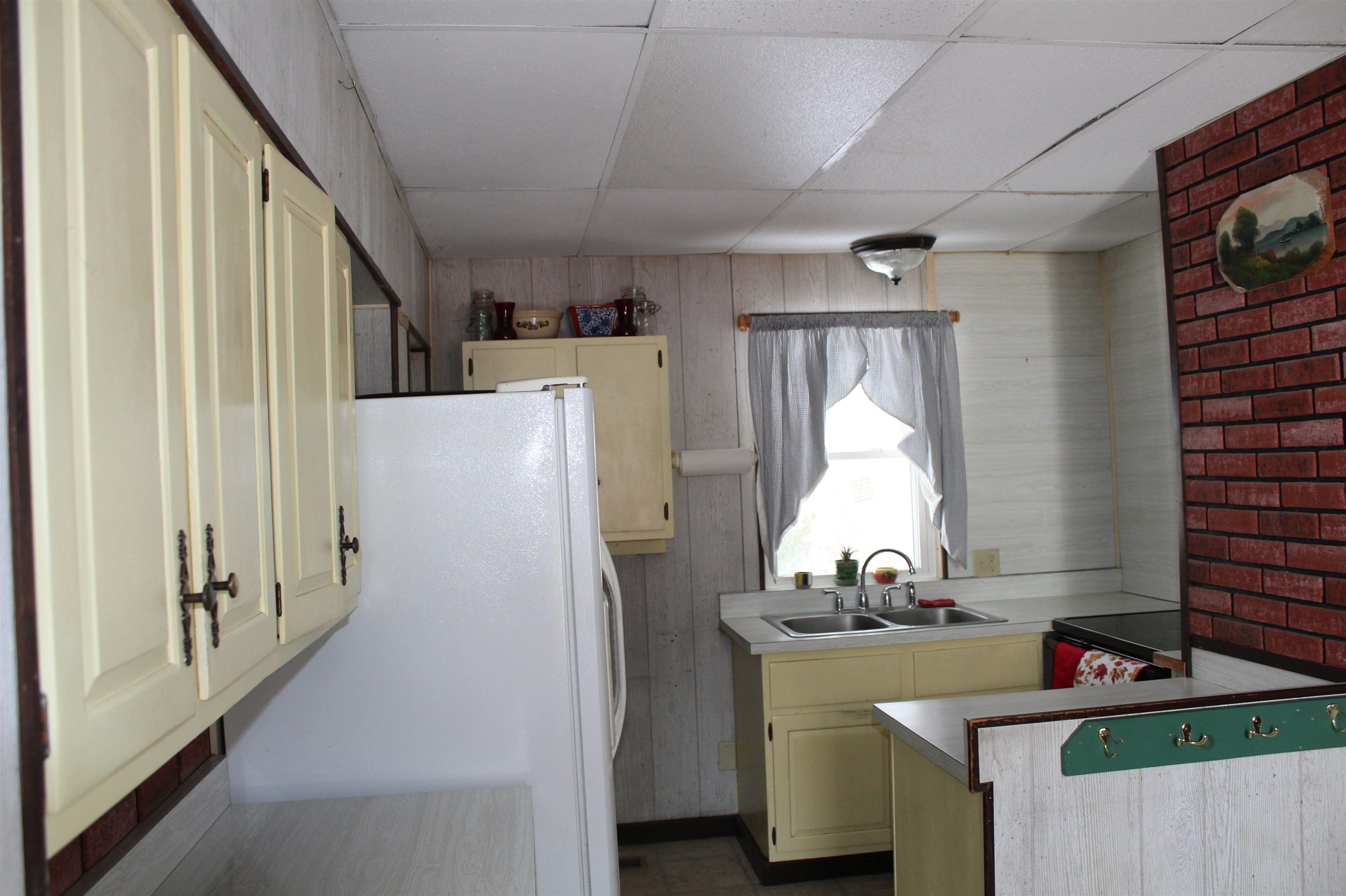 63 Coolidge Road Springfield, VT 05156 - Photo 8 of 9
