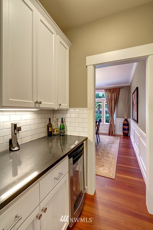 6405 Haley Loop Road Northeast Bainbridge Island, WA 98110 - Photo 11 of 25