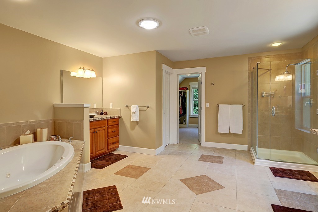 6405 Haley Loop Road Northeast Bainbridge Island, WA 98110 - Photo 15 of 25