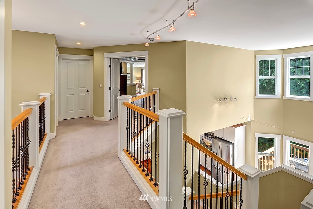 6405 Haley Loop Road Northeast Bainbridge Island, WA 98110 - Photo 18 of 25