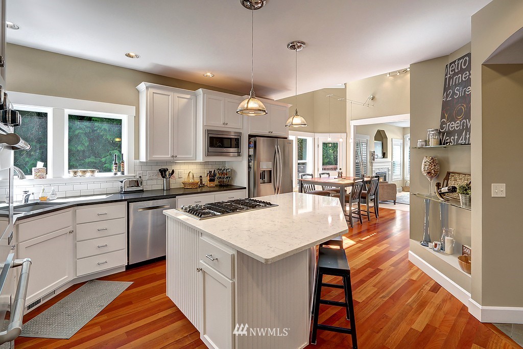 6405 Haley Loop Road Northeast Bainbridge Island, WA 98110 - Photo 4 of 25