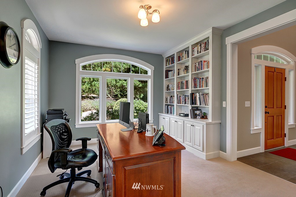 6405 Haley Loop Road Northeast Bainbridge Island, WA 98110 - Photo 9 of 25