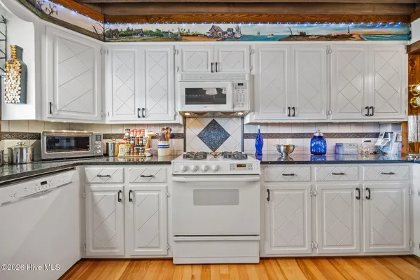 $945,000 | 758 Sawmill Landing Road, Bath, NC 27808