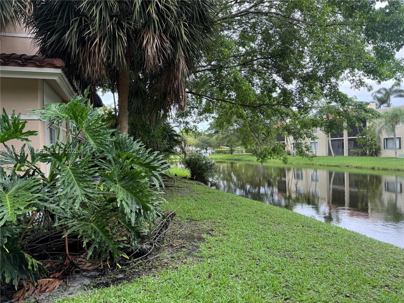 549 Racquet Club Road, Unit 32 Weston, FL 33326 - Photo 4 of 15