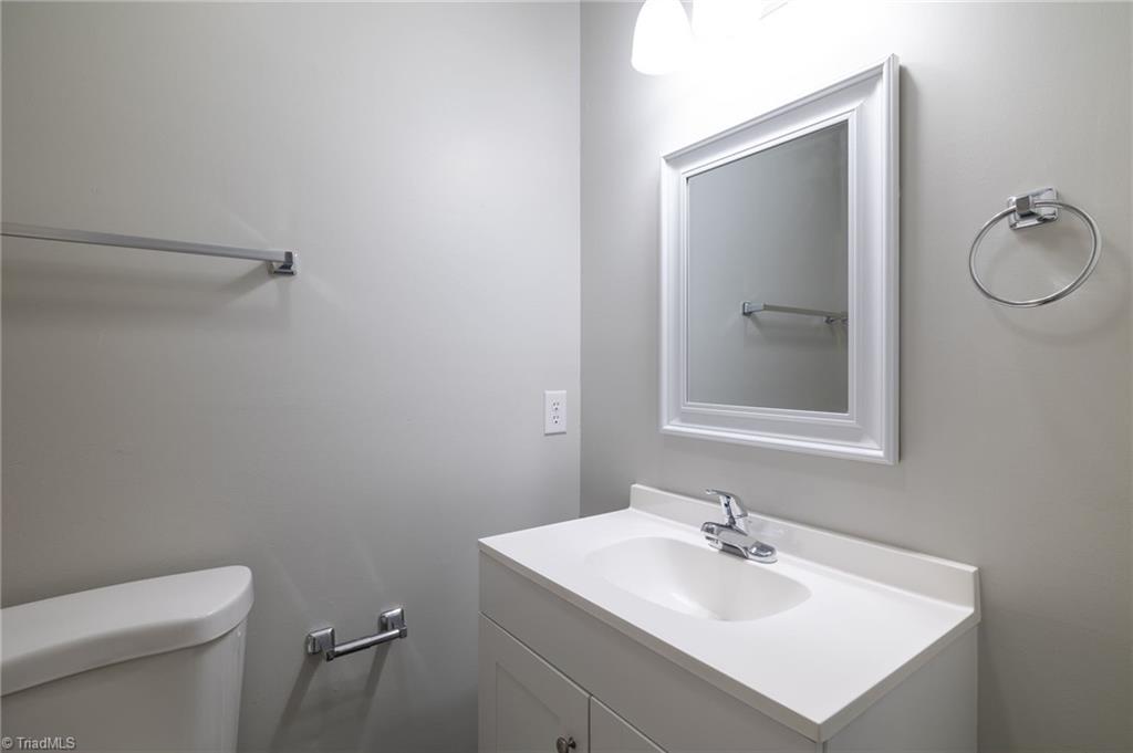 7211 Mason Road Climax, NC 27233 - Photo 15 of 31 Guest Bathroom features a tub shower combo and all the usual fixtures