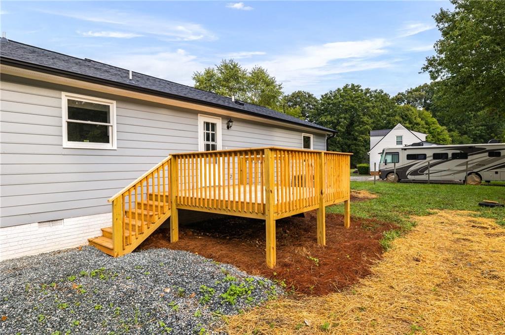 7211 Mason Road Climax, NC 27233 - Photo 18 of 31 This new deck (2022) is fantastic!!!