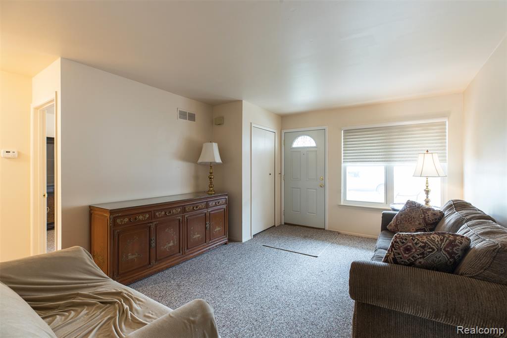 18360 Rudgate Street Southgate, MI 48195 - Photo 9 of 31