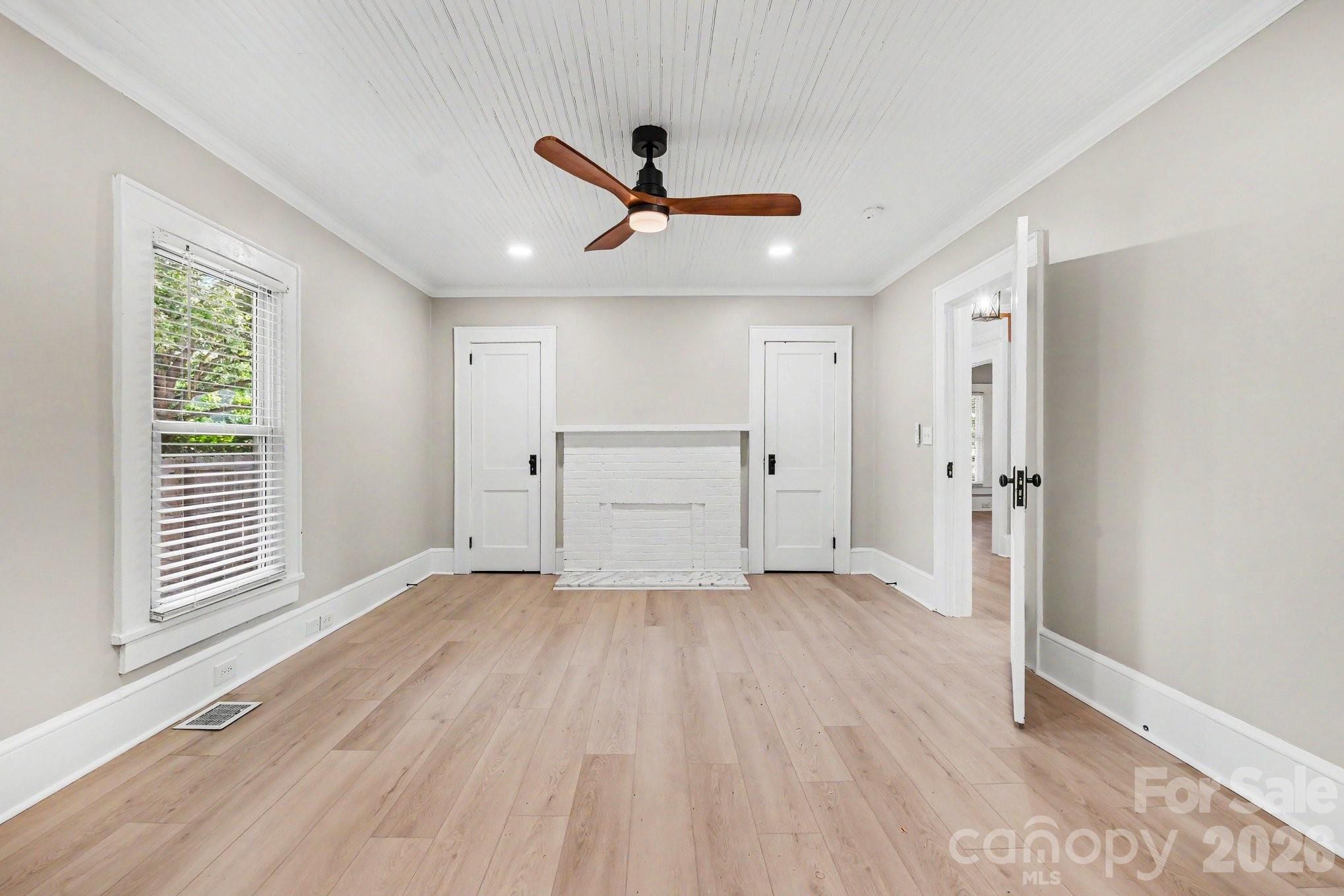 1601 Lawing Road Charlotte, NC 28216 - Photo 18 of 35 Gallery Image 18