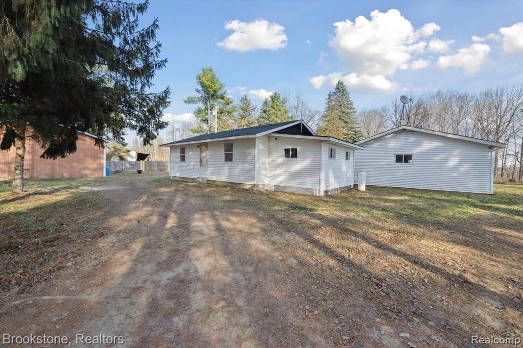 9879 Bryce Road Avoca, MI 48006 - Photo 18 of 34