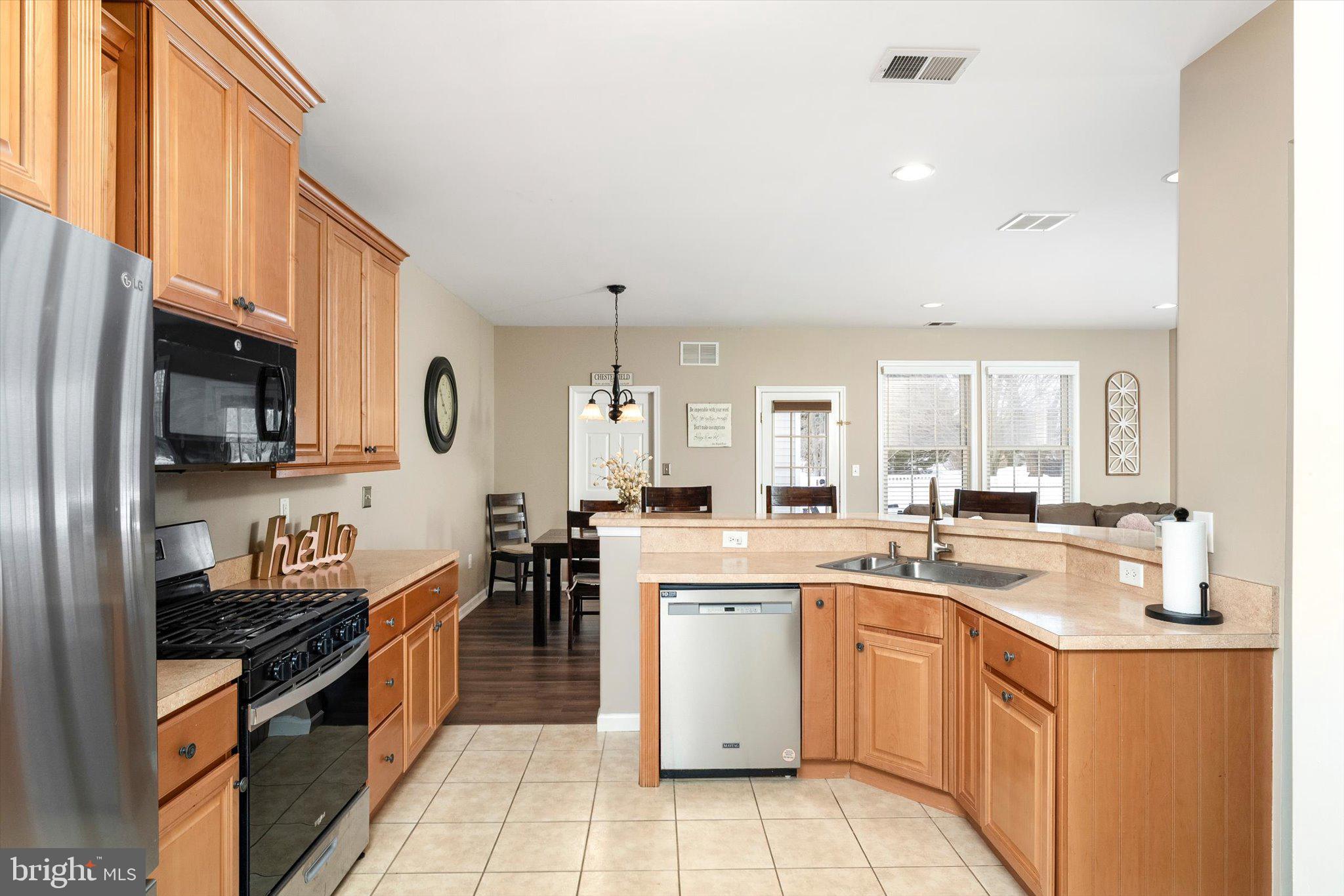 25 Saddle Way Chesterfield, NJ 08515 - Photo 11 of 34