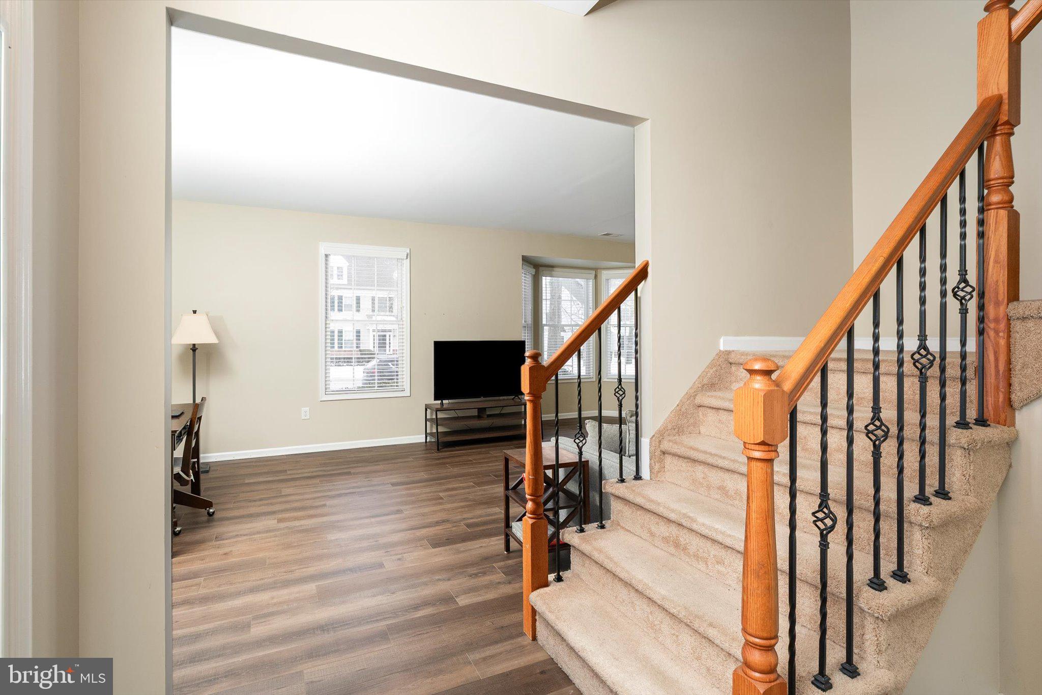 25 Saddle Way Chesterfield, NJ 08515 - Photo 3 of 34