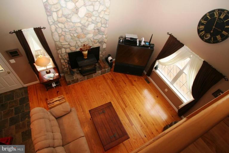 19999 Colchester Road Purcellville, VA 20132 - Photo 12 of 29 Family Room #2