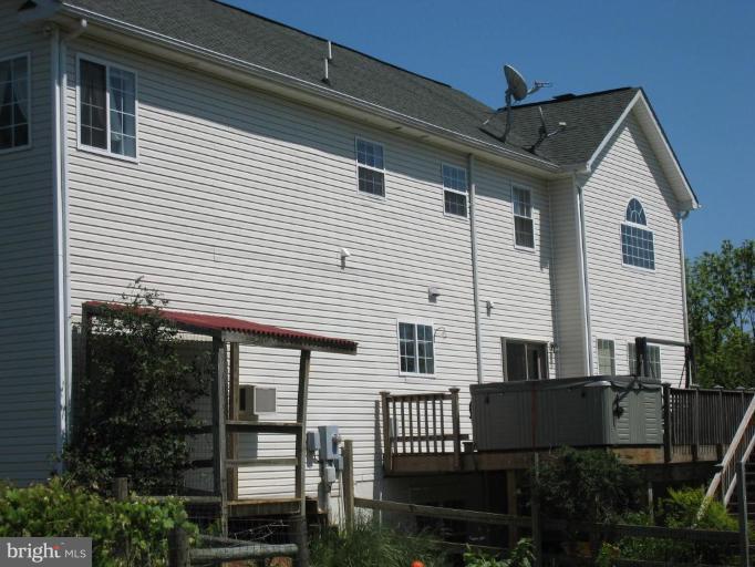 19999 Colchester Road Purcellville, VA 20132 - Photo 26 of 29 Exterior (Rear)
