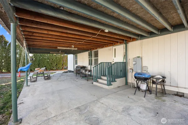 a view of a outdoor space