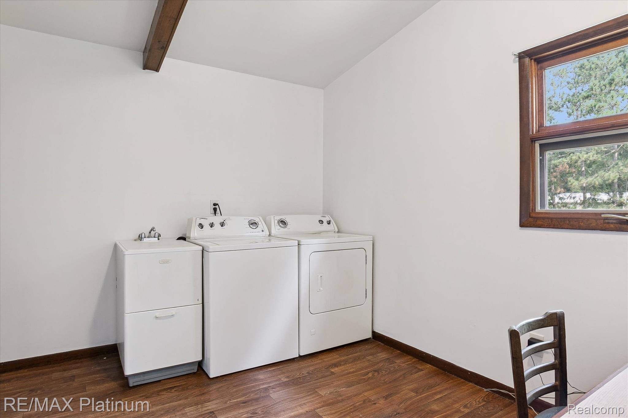 3200 Patterson Lk Road Pinckney, MI 48169 - Photo 22 of 46 31-3200-Patterson-Lake-Rd-Pinckney-MI-48169-WindowStill-45.jpg