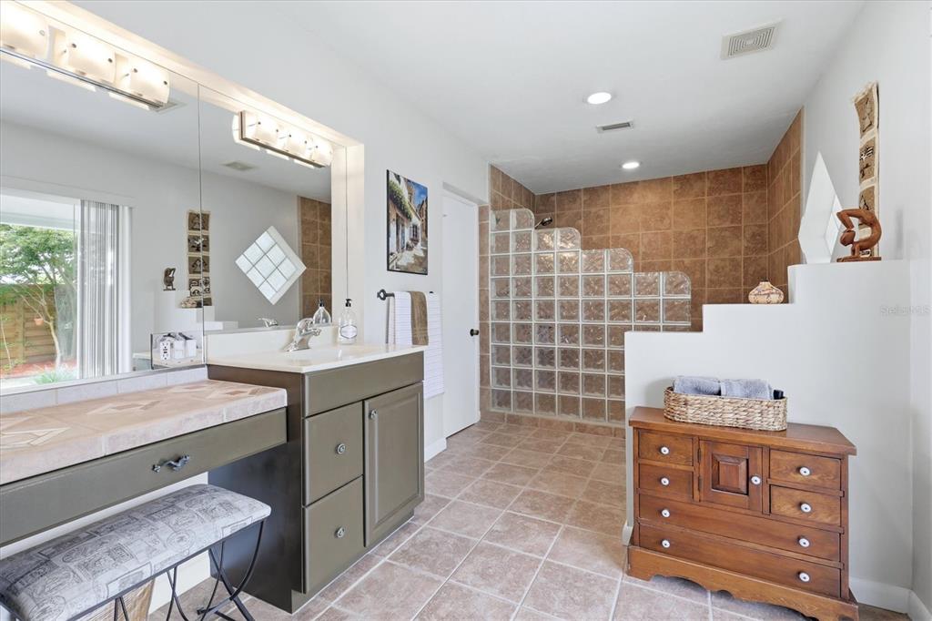 3612 South Lockwood Ridge Road Sarasota, FL 34239 - Photo 27 of 56 Gallery Image 27