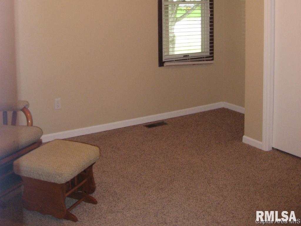 3020 Sutherland Road Springfield, IL 62702 - Photo 11 of 31