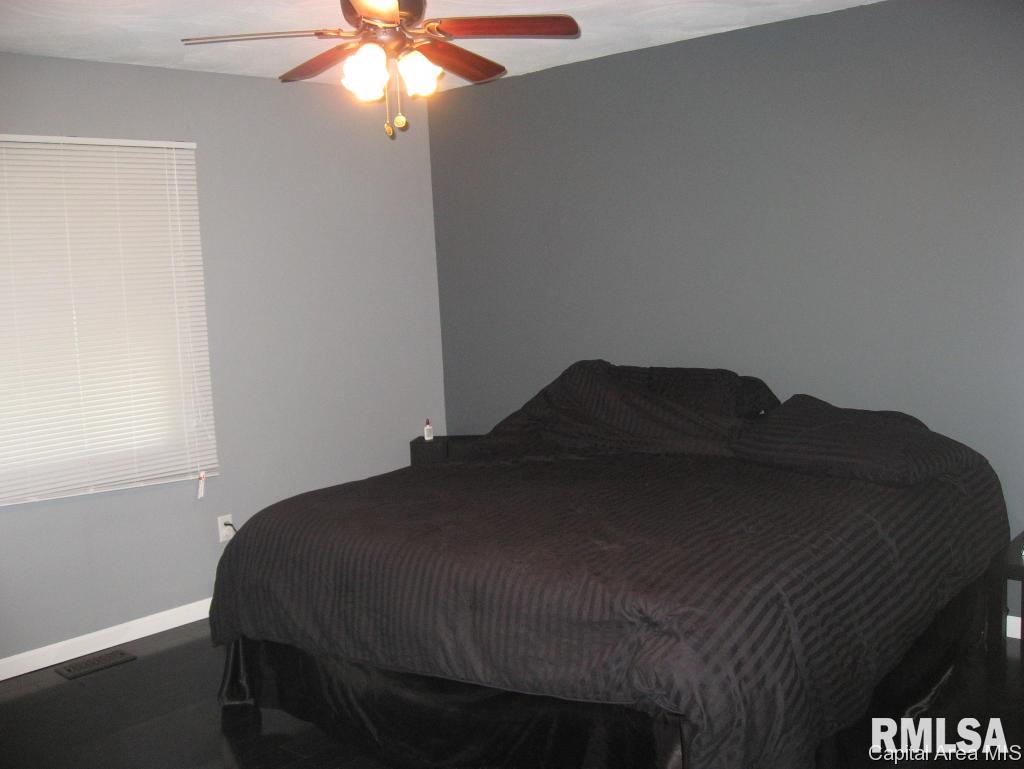 3020 Sutherland Road Springfield, IL 62702 - Photo 13 of 31