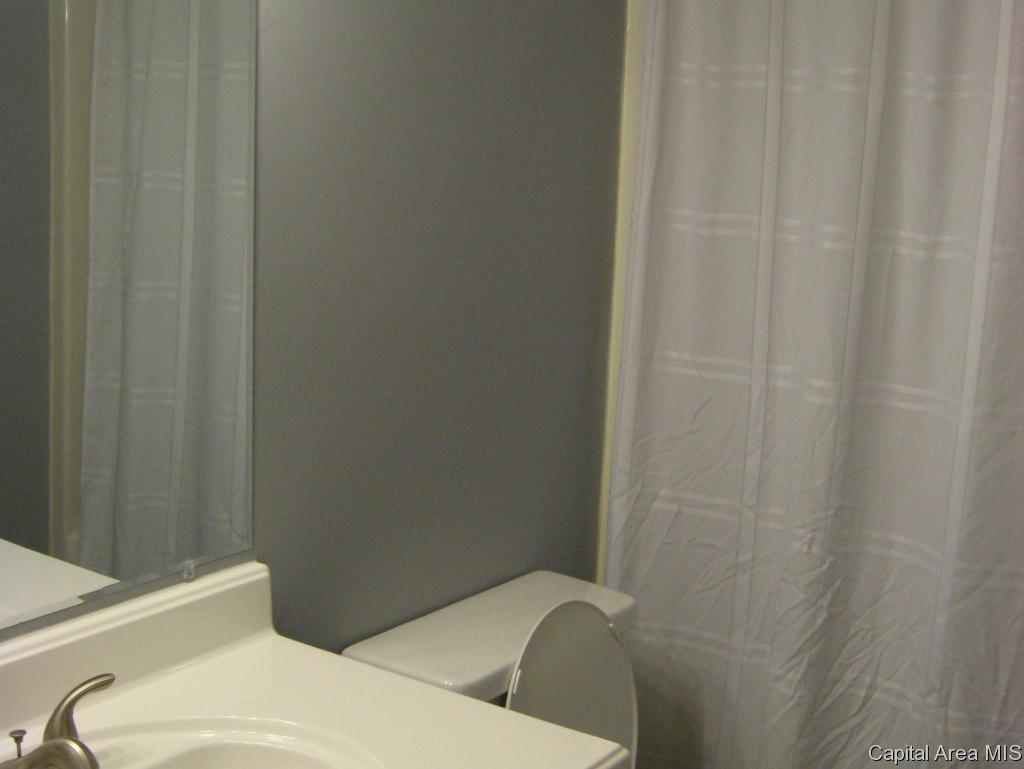 3020 Sutherland Road Springfield, IL 62702 - Photo 15 of 31