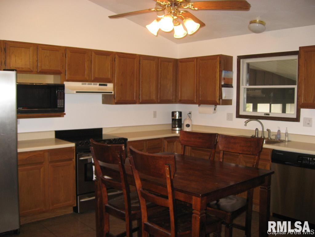 3020 Sutherland Road Springfield, IL 62702 - Photo 5 of 31