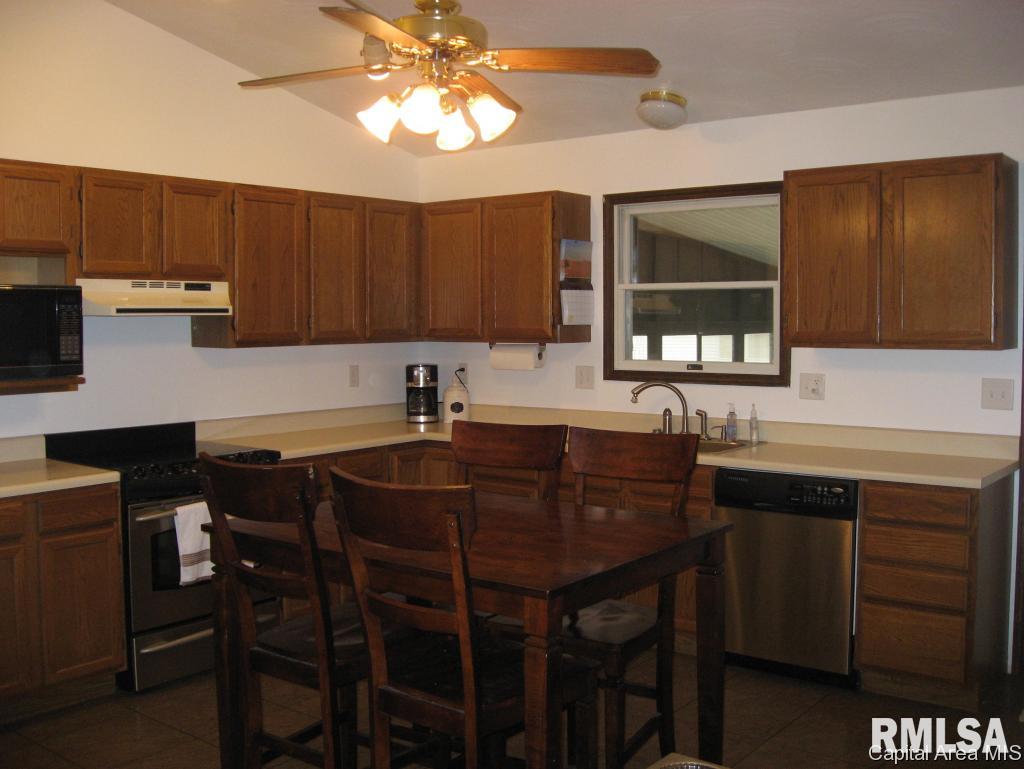 3020 Sutherland Road Springfield, IL 62702 - Photo 6 of 31