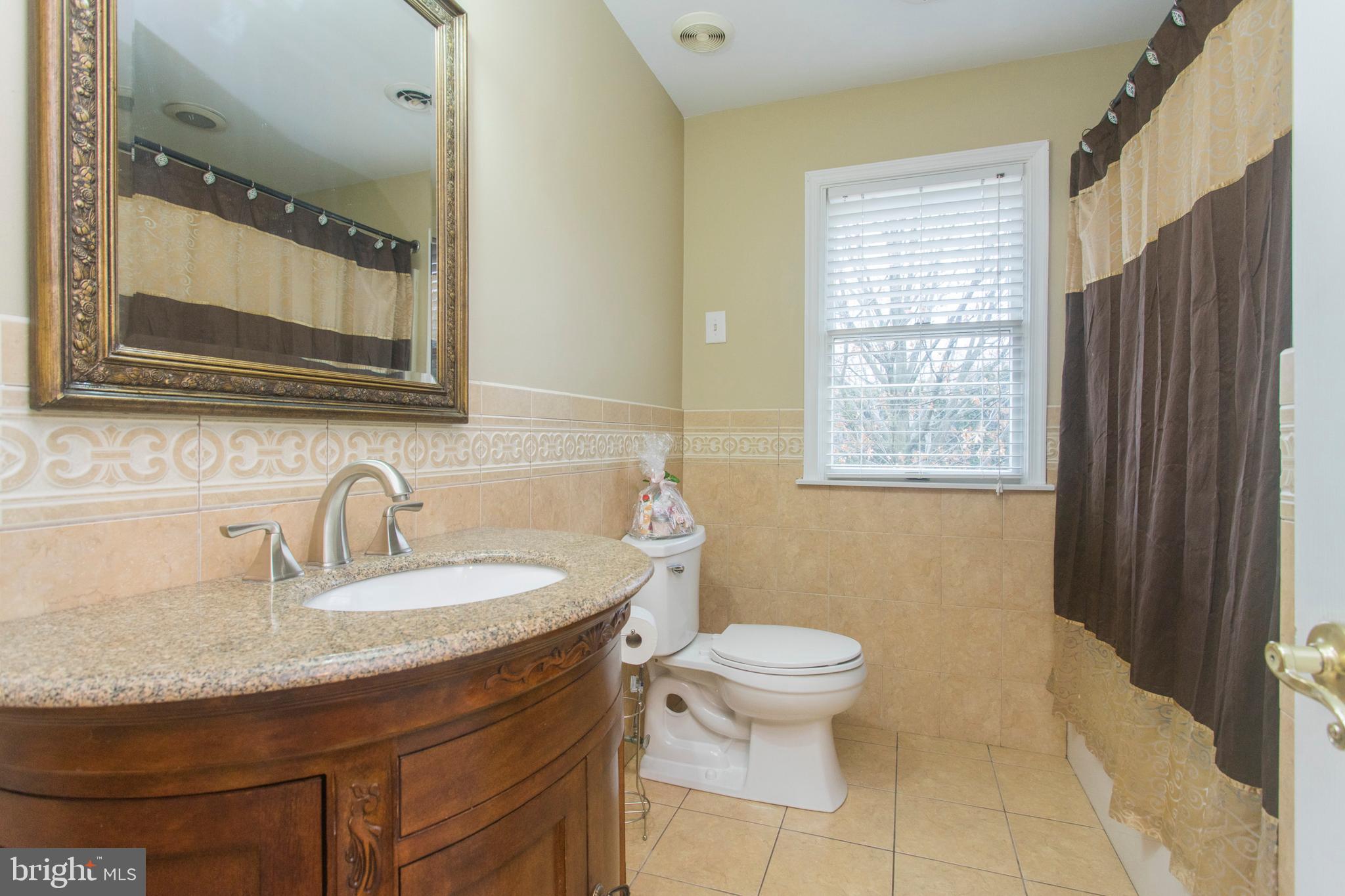 488 Walther Road Newark, DE 19702 - Photo 34 of 77 Hall Full Bath