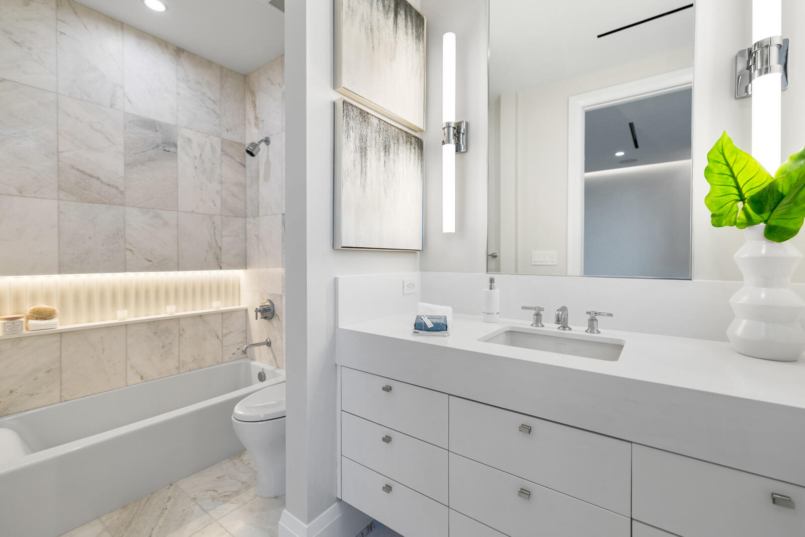 400 Northeast Olive Way Boca Raton, FL 33432 - Photo 59 of 76 Guest bathroom