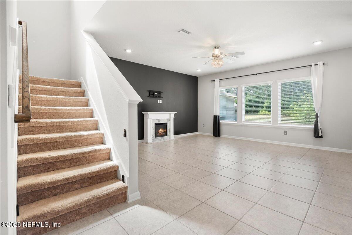 5645 Hampton Creek Road Jacksonville, FL 32218 - Photo 5 of 41 Living Room
