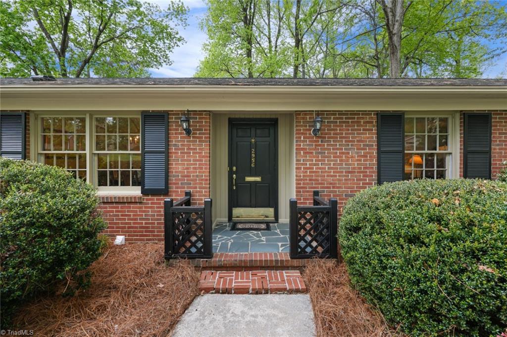 2956 Good Hope Road Winston-Salem, NC 27106 - Photo 4 of 33 Attractive front entry