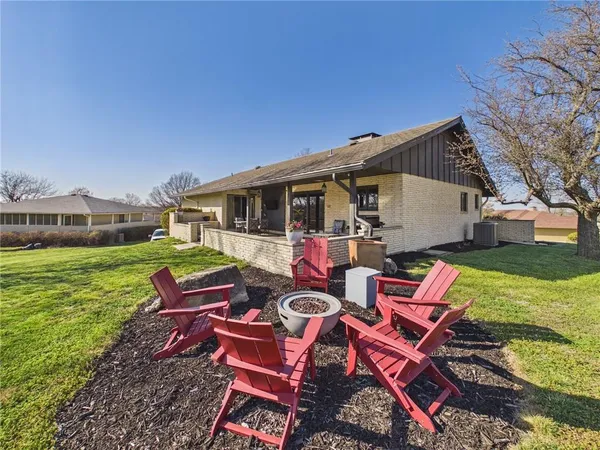 $365,000 | 634 Fairway, Fort Scott, KS 66701