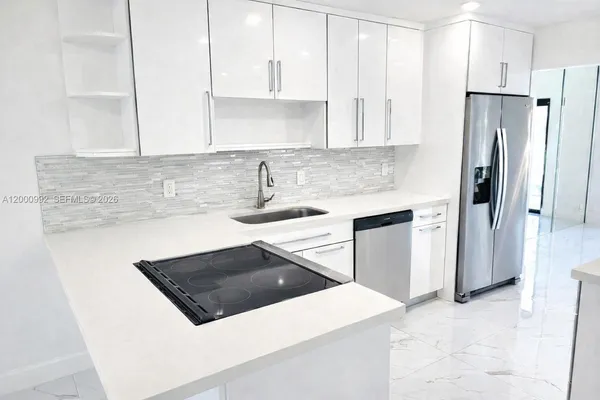 $3,600 | 9723 North New River Canal Road, Unit 416, Plantation, FL 33324