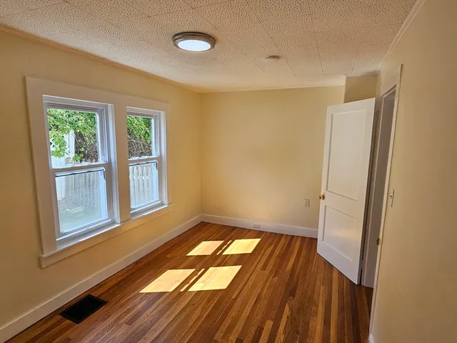 $2,150 | 87 Russell Street, Unit 1, Marlborough, MA 01752