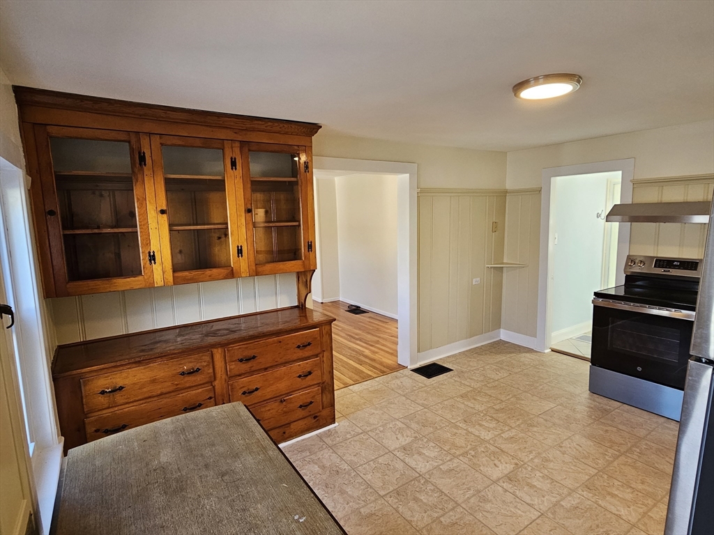 87 Russell Street, Unit 1 Marlborough, MA 01752 - Photo 4 of 23