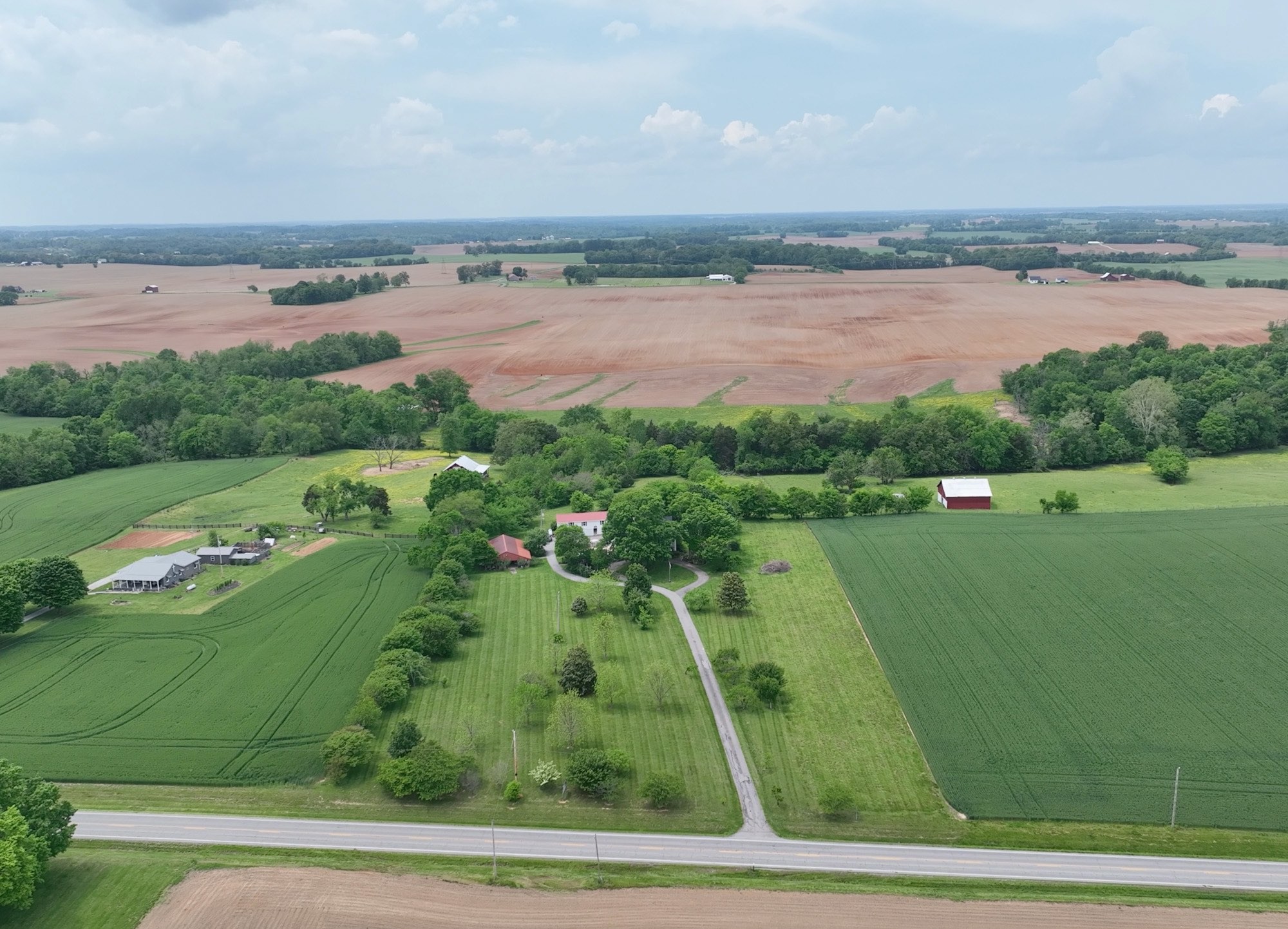 6538 Highway 431 Springfield, TN 37172 - Photo 35 of 63 a view of a lake with a yard