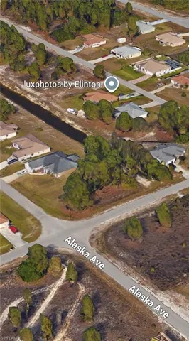 a view of an outdoor space