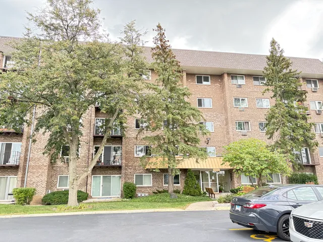 $2,300 | 10353 Dearlove Road, Unit 5A, Glenview, IL 60025