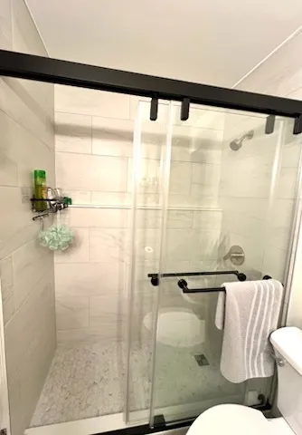 $2,300 | 10353 Dearlove Road, Unit 5A, Glenview, IL 60025