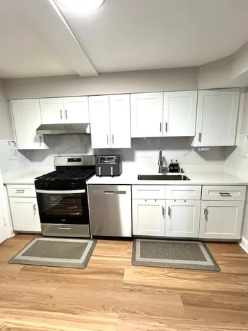 $2,300 | 10353 Dearlove Road, Unit 5A, Glenview, IL 60025