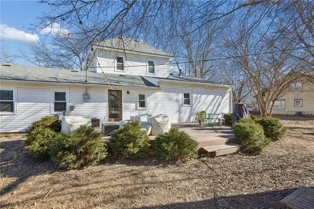 $299,000 | 622 Oak Street, Wellsville, KS 66092