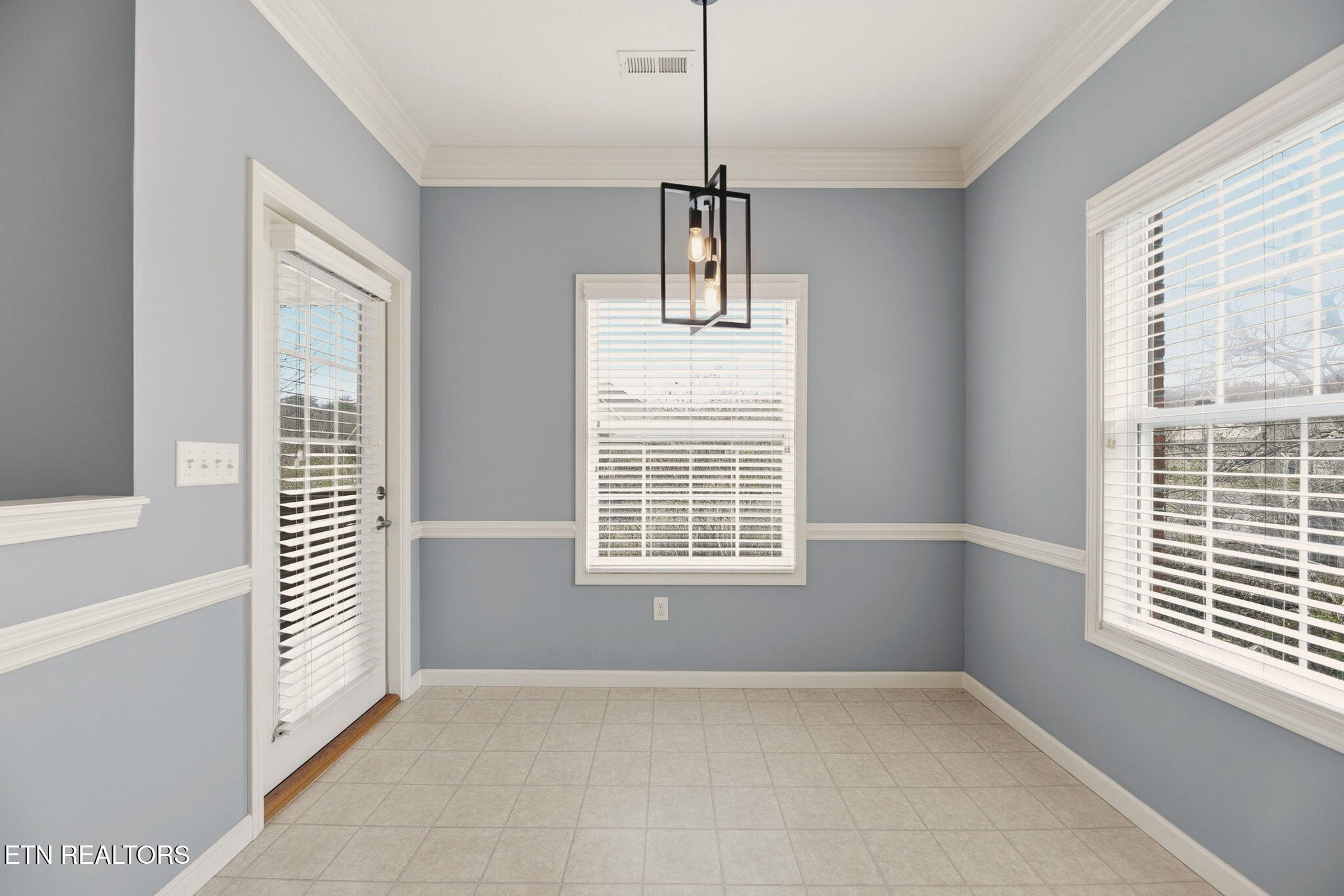 119 Devanshire Court Oak Ridge, TN 37830 - Photo 16 of 36 breakfast area