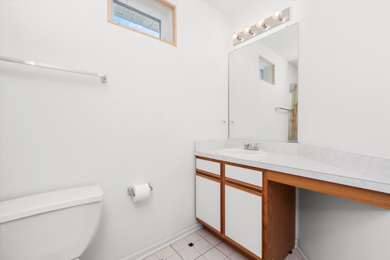 43 Freesia Court Romeoville, IL 60446 - Photo 7 of 30 Gallery Image 7