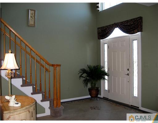 16 Potomac Road Monmouth Junction, NJ 08852 - Photo 2 of 10 Gallery Image 2